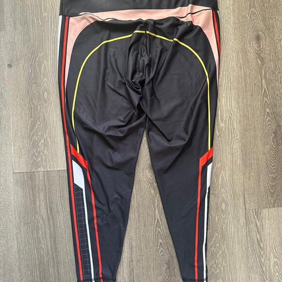 DayWon Colorful 2-Piece Workout Set - Picture 4 of 6